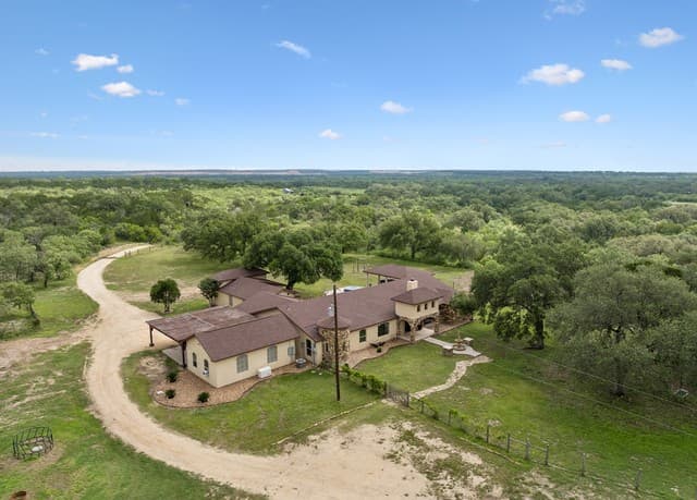 4-bedroom home for sale at 741 County Road 351 in Hondo TX