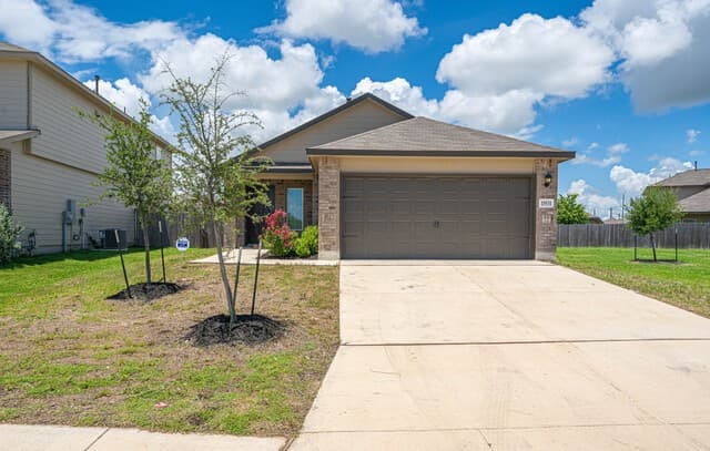 3-bedroom rental at 15531 Clove Spice in Von Ormy TX