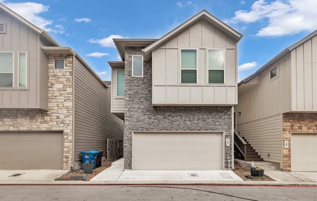 3-bedroom home for sale at 6446 Babcock #22 in San Antonio TX