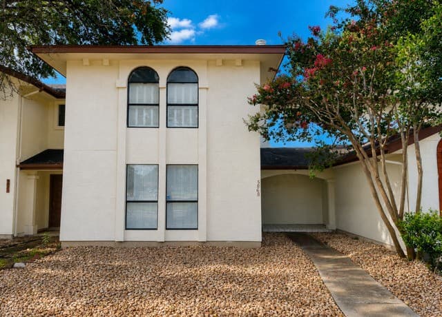 3-bedroom rental at 5868 Royal Ridge Dr in San Antonio TX