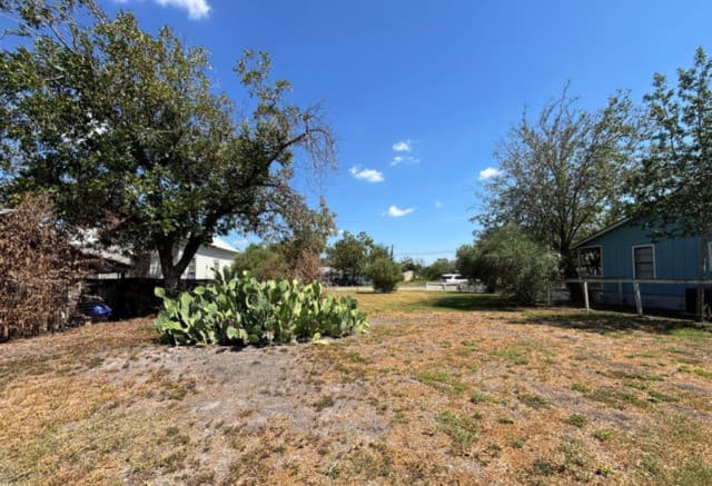 home for sale at 11615 Castro Ave in LaCoste TX