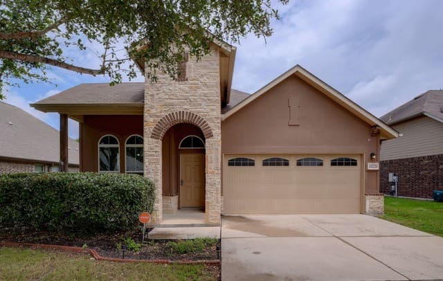 3-bedroom home for sale at 10220 Colonel Rdg in Schertz TX