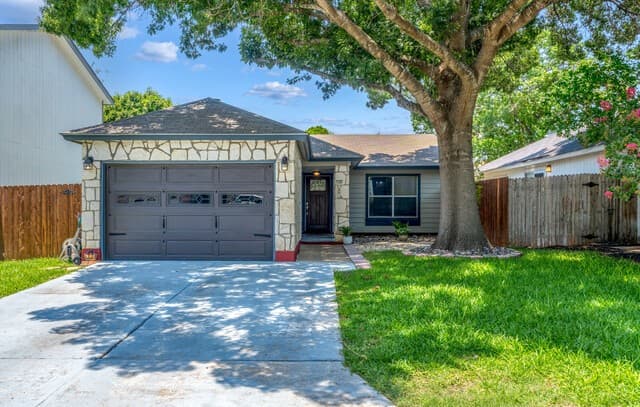 3-bedroom home for sale at 7715 Chatsworth in San Antonio TX