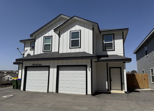 3-bedroom rental at 5330 Lisa Point Unit 102 in Converse TX