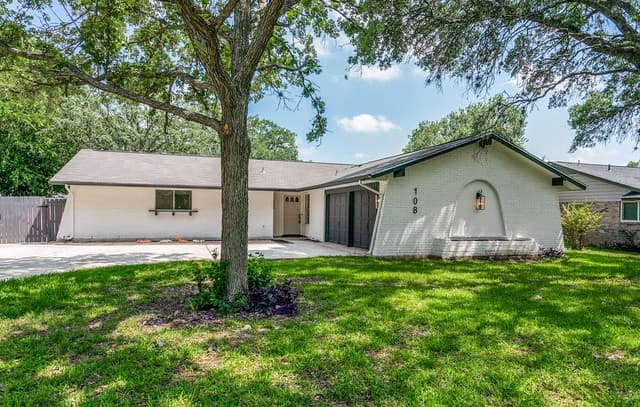 3-bedroom home for sale at 108 Patrick Henry Dr in Schertz TX