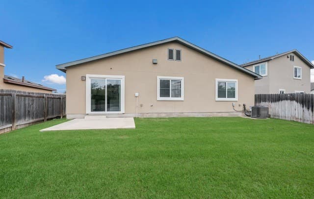 3-bedroom rental at 10102 Relic Oaks in San Antonio TX