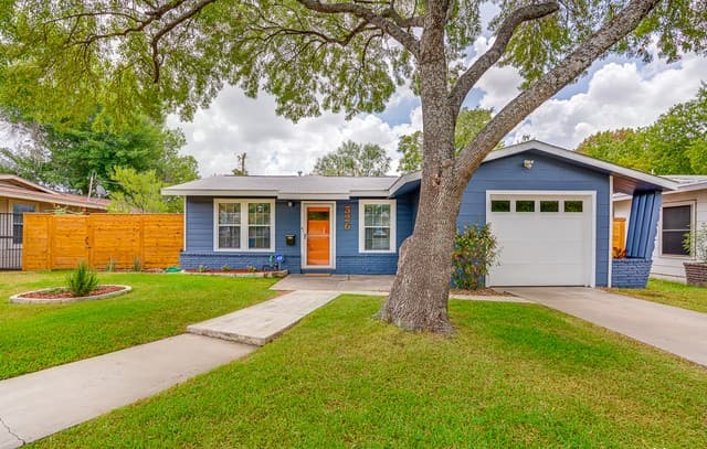 3-bedroom rental at 526 Marchmont Ln in San Antonio TX