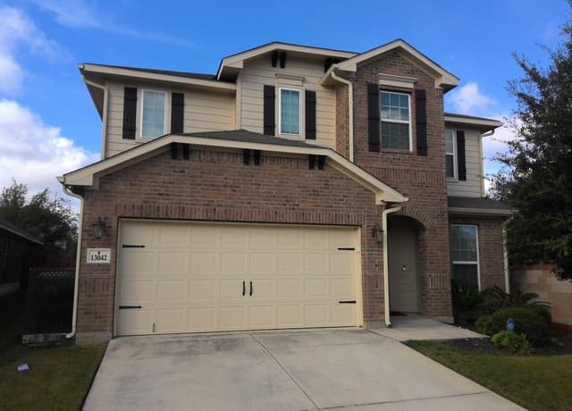 4-bedroom rental at 13042 Shoreline Dr in San Antonio TX