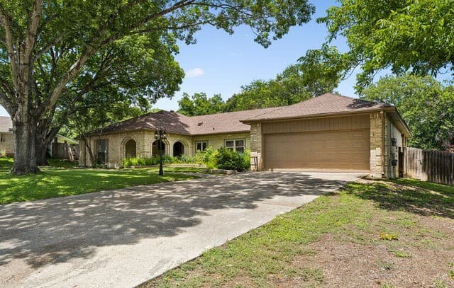 4-bedroom home for sale at 8706 Golden View in Windcrest TX
