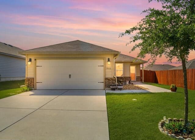 3-bedroom home for sale at 13122 Heathers Arrow in St Hedwig TX
