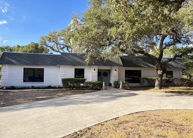 3-bedroom home for sale at 9219 Garden Ridge Dr in San Antonio TX