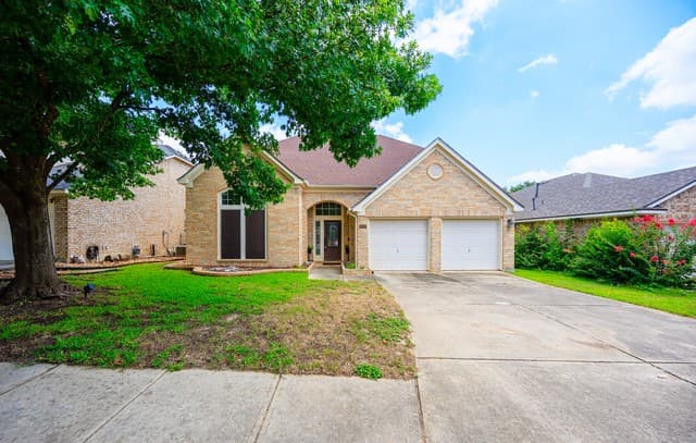 4-bedroom home for sale at 8807 Brae Crest Dr in San Antonio TX