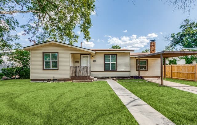 2-bedroom rental at 322 Byrnes Dr in San Antonio TX