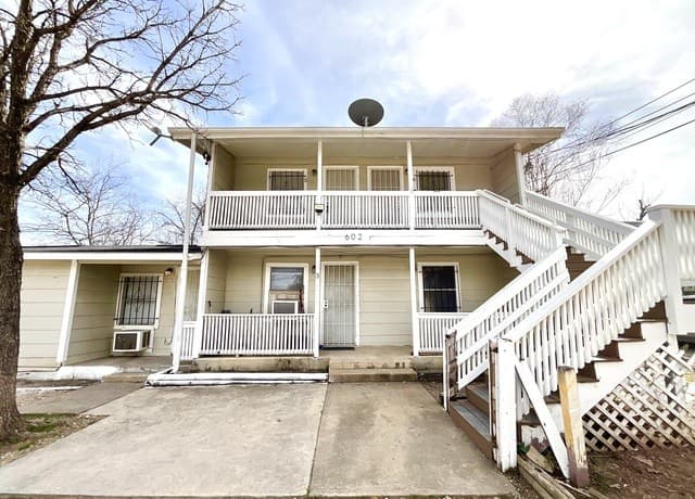 1-bedroom rental at 602 Lovett Unit 5 in San Antonio TX
