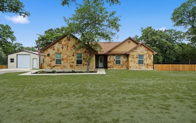 3-bedroom home for sale at 189 Champions in La Vernia TX