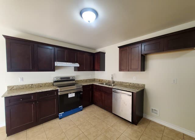 2-bedroom rental at 7539 W Dixon Rd Unit 12 in Somerset TX