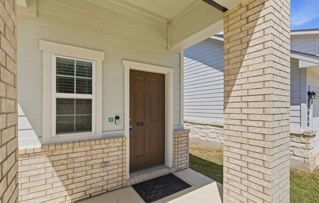 3-bedroom rental at 15055 Summer Lynn Pl in San Antonio TX