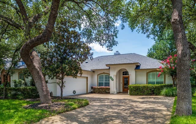 4-bedroom home for sale at 2606 Inwood View Dr in San Antonio TX