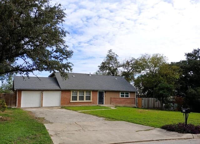 4-bedroom rental at 218 Halbart Dr in Castle Hills TX