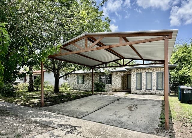 3-bedroom rental at 214 Basswood Dr in San Antonio TX