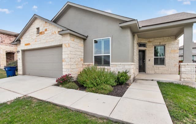 4-bedroom rental at 118 Chisel Pt in Cibolo TX