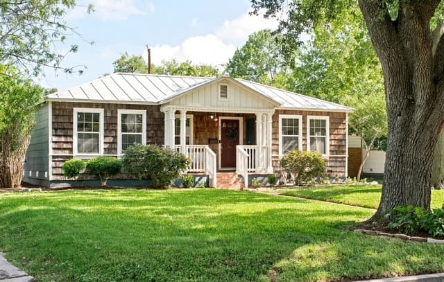 3-bedroom home for sale at 131 Harmon in San Antonio TX