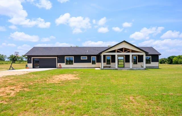 4-bedroom home for sale at 11413 Stuart Rd in San Antonio TX