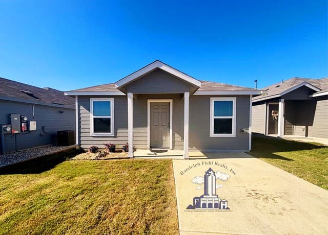 4-bedroom rental at 12931 Kathleen in St Hedwig TX
