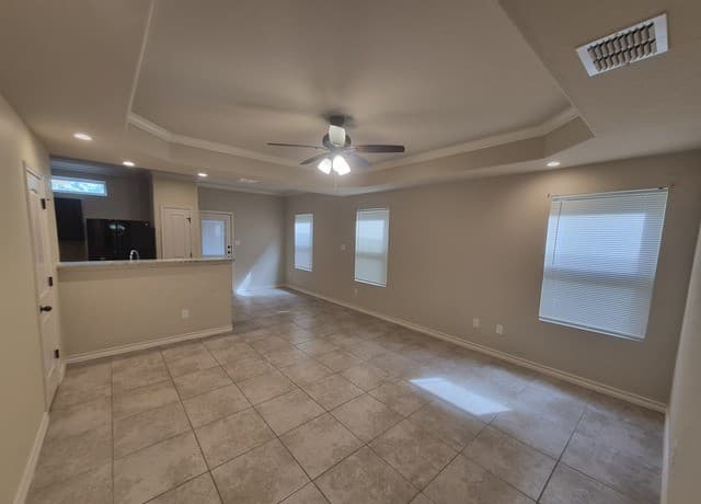 3-bedroom rental at 6926 Lakeview Dr. Unit 102 in San Antonio TX