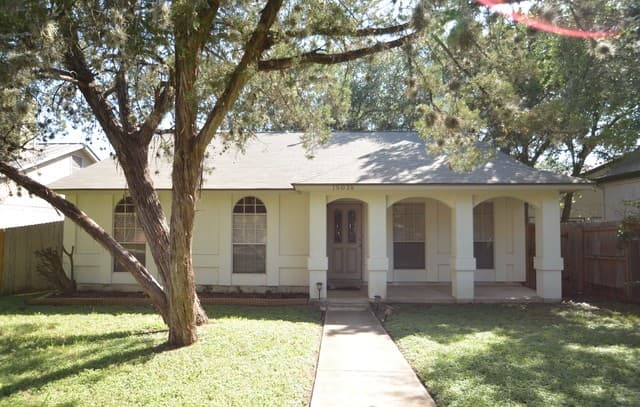 3-bedroom rental at 15038 Polynesian in San Antonio TX