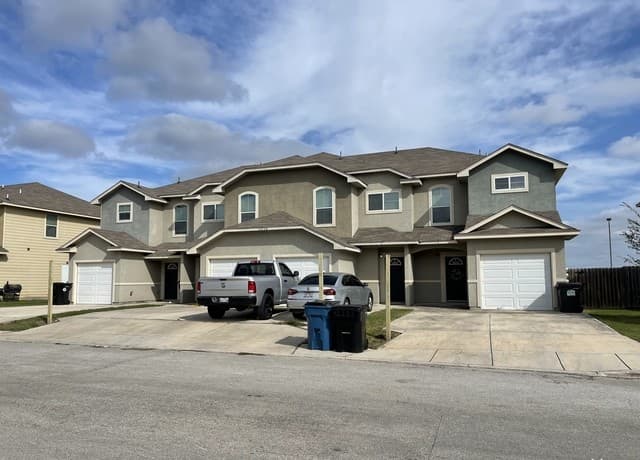 3-bedroom rental at 16828 Dancing Ava Unit 1 in Selma TX