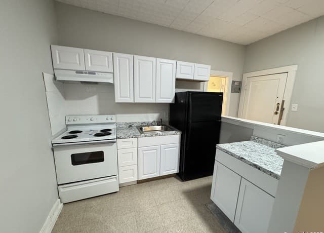 1-bedroom rental at 407 E Locust Unit 5 in San Antonio TX