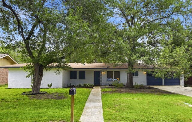 4-bedroom home for sale at 1022 Grey Oak Dr in San Antonio TX