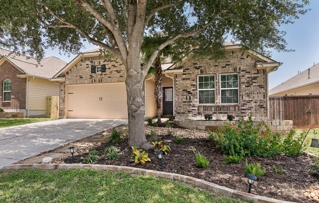 3-bedroom home for sale at 7227 Horizon Oaks in San Antonio TX