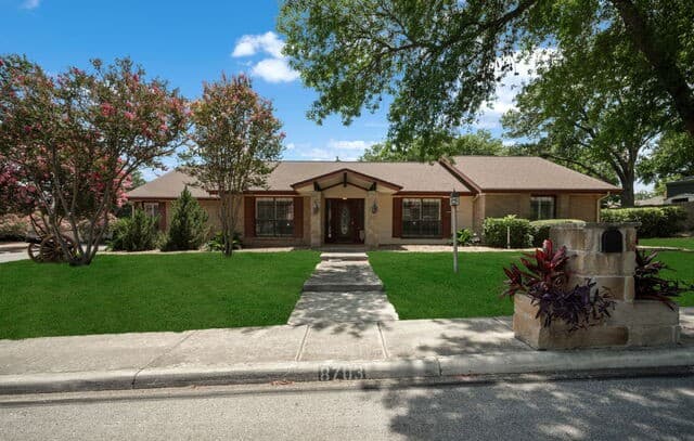 4-bedroom home for sale at 8703 Golden Pt in Windcrest TX