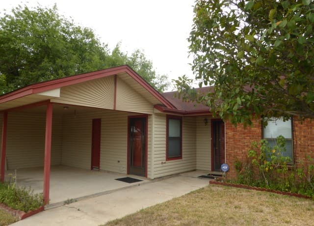 3-bedroom rental at 11002 Gaylord Dr in San Antonio TX