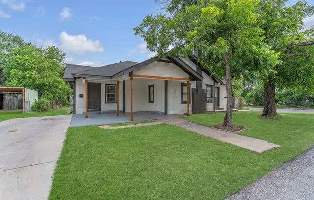 3-bedroom rental at 402 Ada St Unit 1 in San Antonio TX