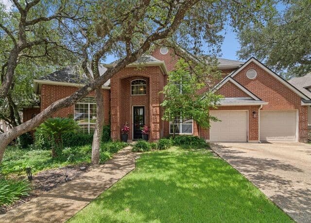 5-bedroom home for sale at 2326 Fountain Way in San Antonio TX
