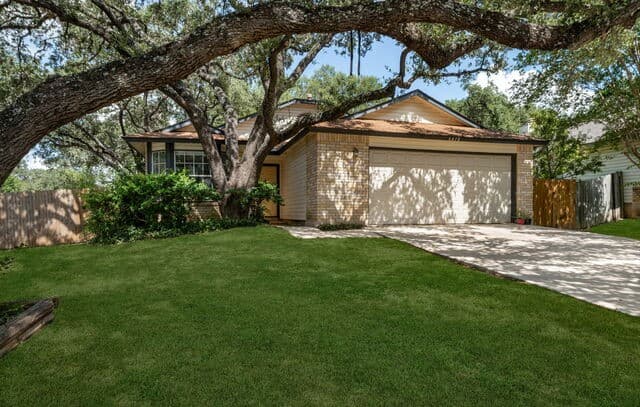 3-bedroom home for sale at 6418 Ridgehurst in San Antonio TX