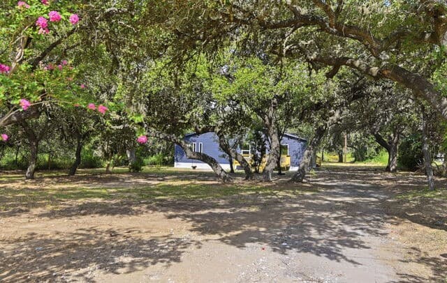 3-bedroom home for sale at 24173 Us Highway 281 S in San Antonio TX