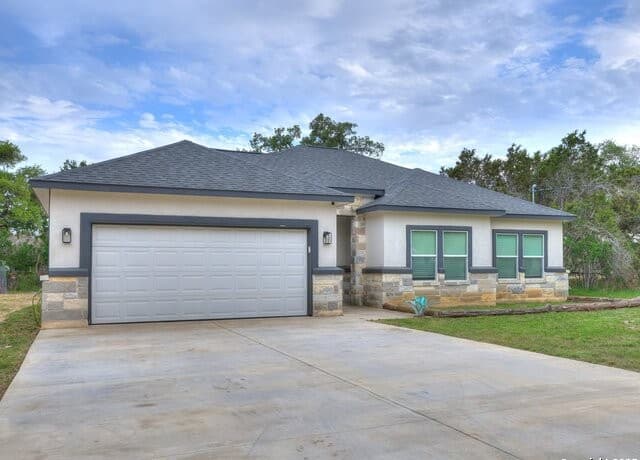 3-bedroom home for sale at 656 Fawn Dr in Spring Branch TX