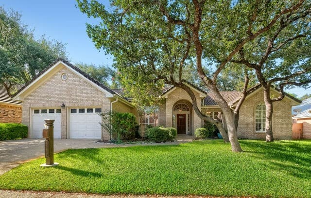 3-bedroom home for sale at 15634 Mission Crst in San Antonio TX