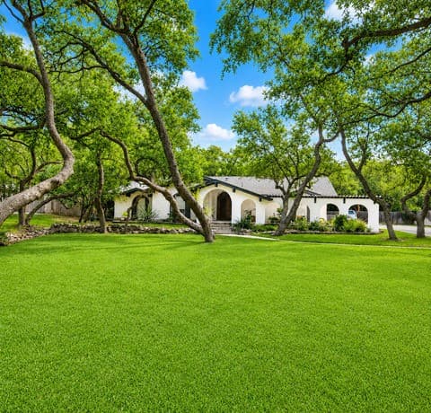 4-bedroom home for sale at 109 Honey Bee Ln in Shavano Park TX